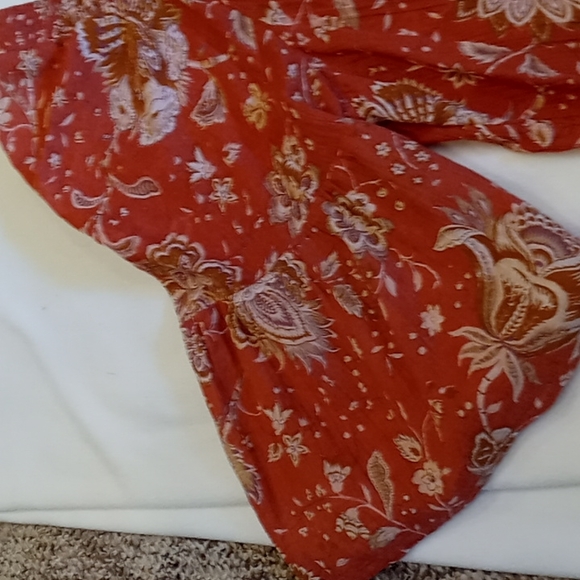 Top - Picture 2 of 4